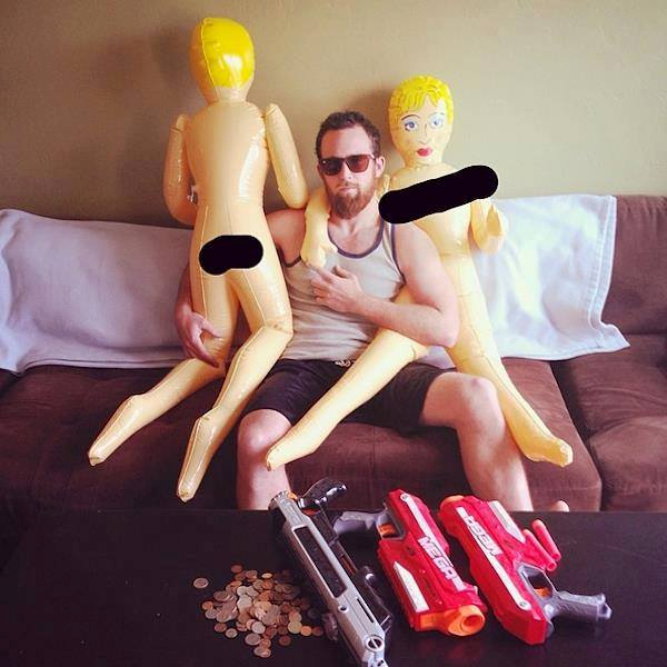 The poor man’s Dan Bilzerian Dan-Bilzerian-poor-man